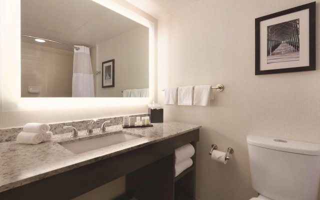 Embassy Suites by Hilton Jacksonville Baymeadows