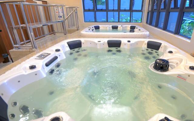 Atlantis Residence Pool View Apartment by Iconstay Melaka