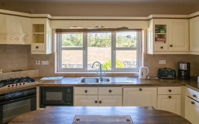 Ballinakill Lodge