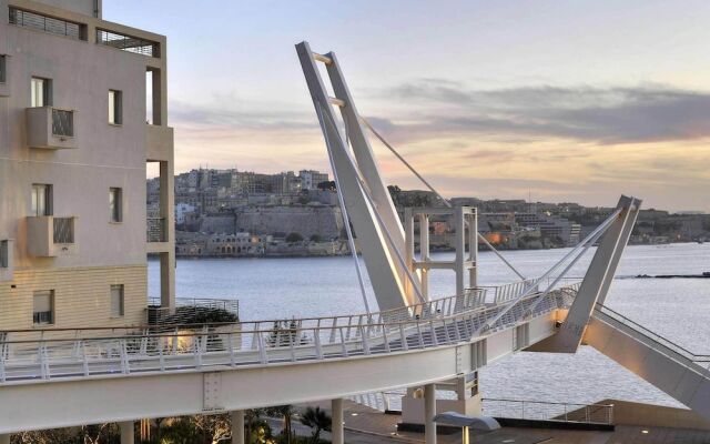 Superlative Penthouse With Valletta and Harbour Views