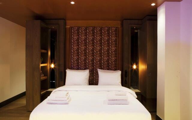 Manzo's Suites