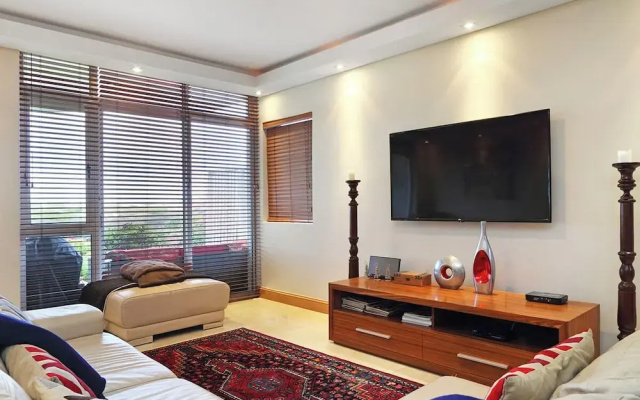 Dolphin Beach E5