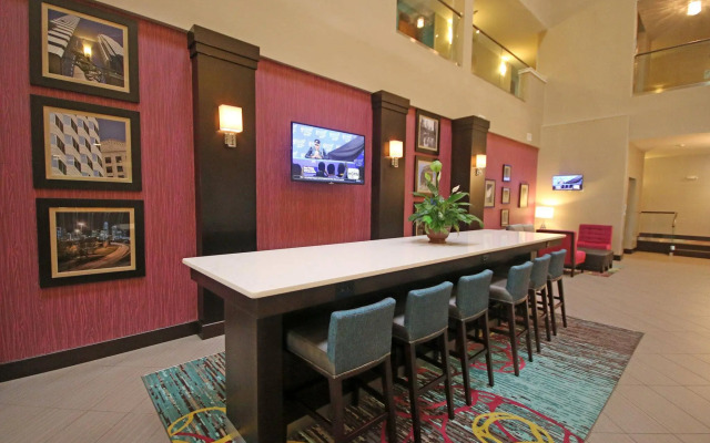 Holiday Inn Express & Suites Charlotte North by IHG