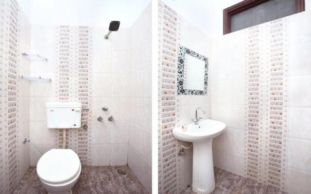 OYO 19765 Royal Guest House