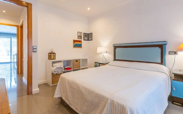 Fantastic Holiday Home in St Pere Pescador Spain With Pool - фото 4