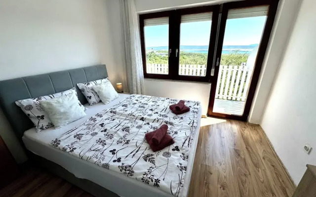 Apartment Lora 2