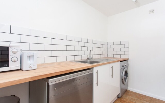 Oxford Street & Soho Modern 2 Bed Apt