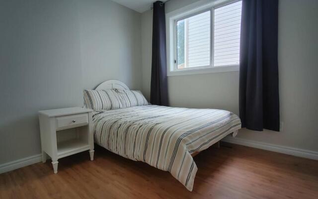 Beautiful 3-bedroom main floor home