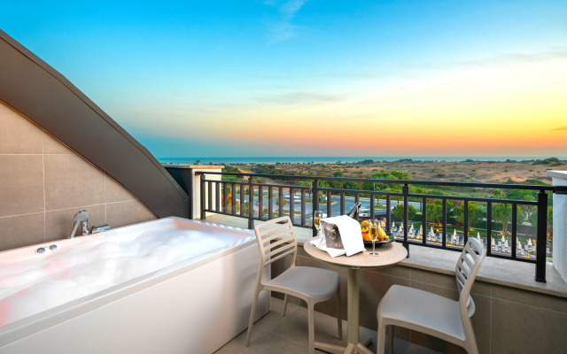 Vox Maris Resort