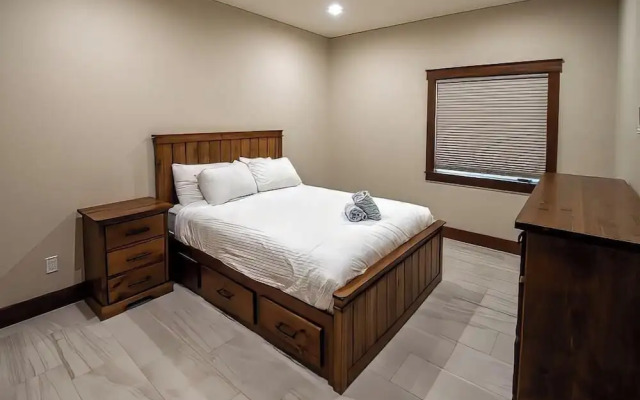 Snow Creek Cabins by Fernie Lodging Co.