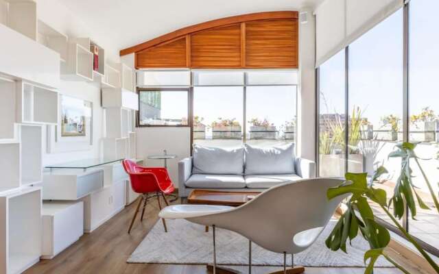 w Amazing 1BR With Terrace in Chico