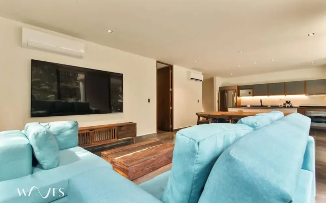 2BR w Private Pool - Steps Away From the Beach