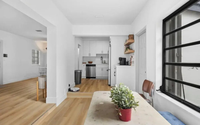 Charming House with Free Parking