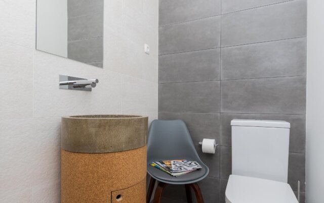 Lisbon Airport Hostel