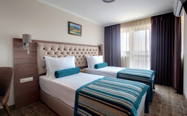 Hotel Cherno More