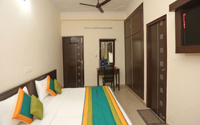 OYO 15929 Comfort Residency