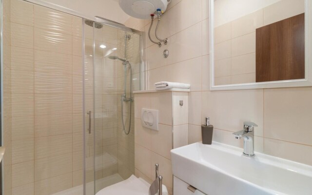 Nice Home in Srinjine With Wifi and 3 Bedrooms