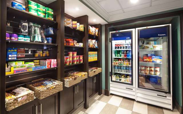 Hampton Inn & Suites By Hilton Toronto Airport