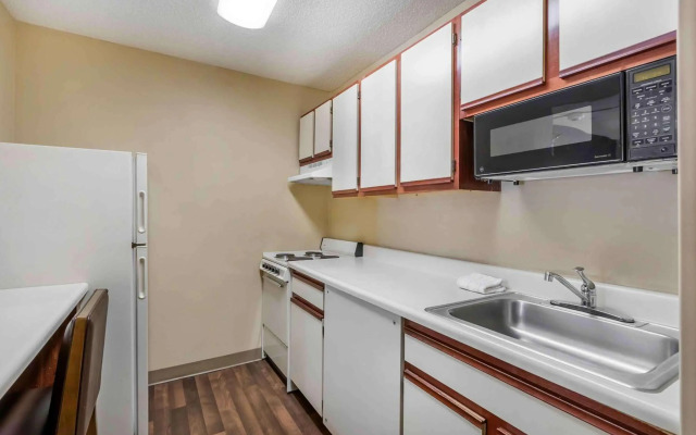 Extended Stay America Suites - Charleston - Northwoods Blvd.