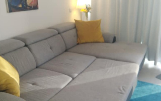 Studio Free Parking 300m Walking to Beach Burgau