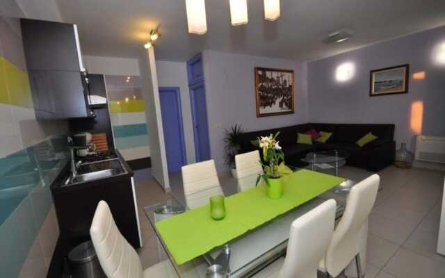Njoko - sea View & Private Parking - A1 Plavi
