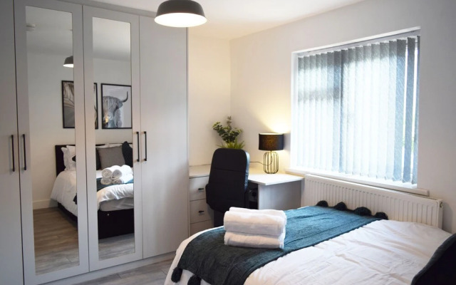 Watermill Close