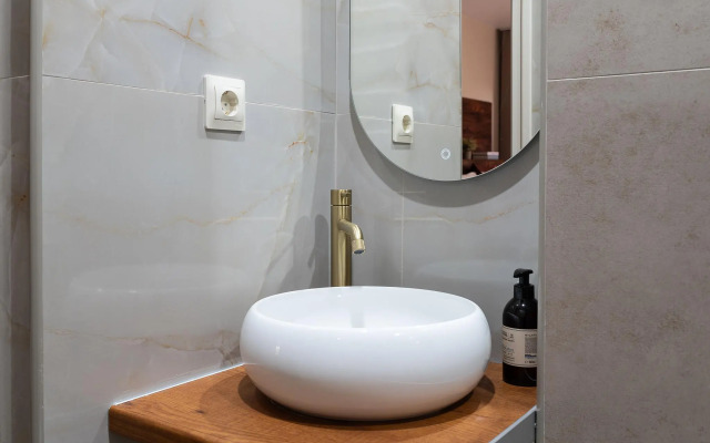 Sandro Palace na Lesnoy (Sandro Pelas)