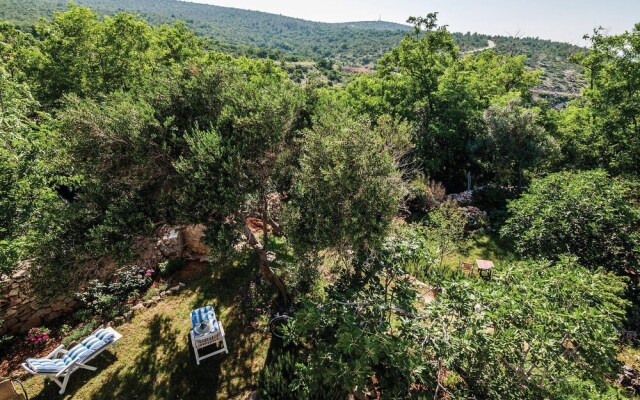 Beautiful Apartment in Vinjerac With 2 Bedrooms and Wifi