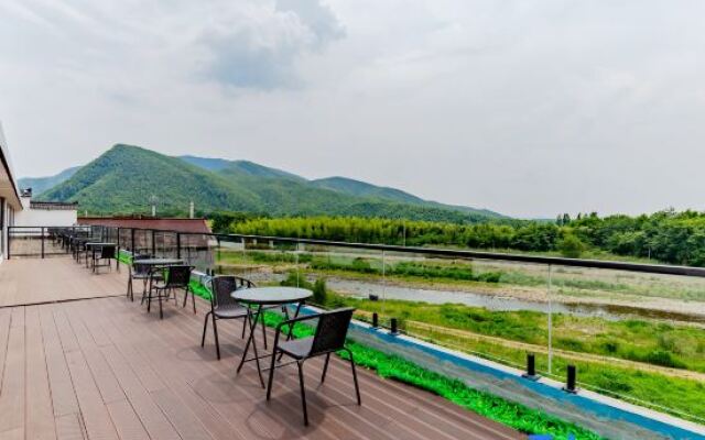 Yuanxian Moon Bay Huifu Farm