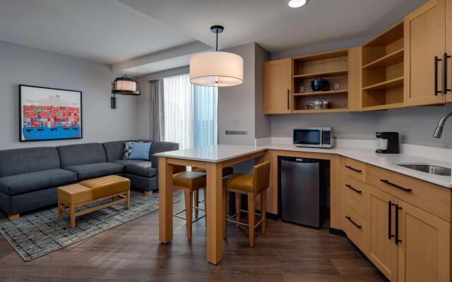 Hyatt Place Boston/Seaport District