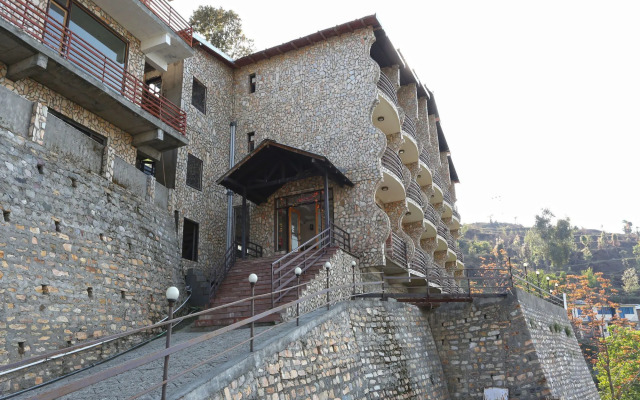 OYO 4761 Grand Himalayan Hotel & Resorts