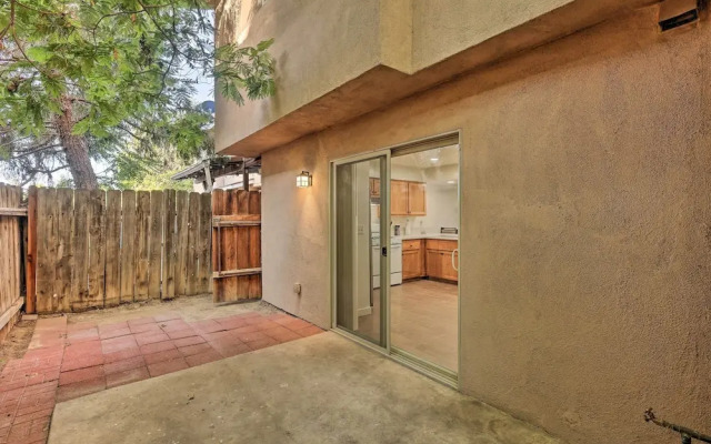 Convenient Bakersfield Townhome With Patio!