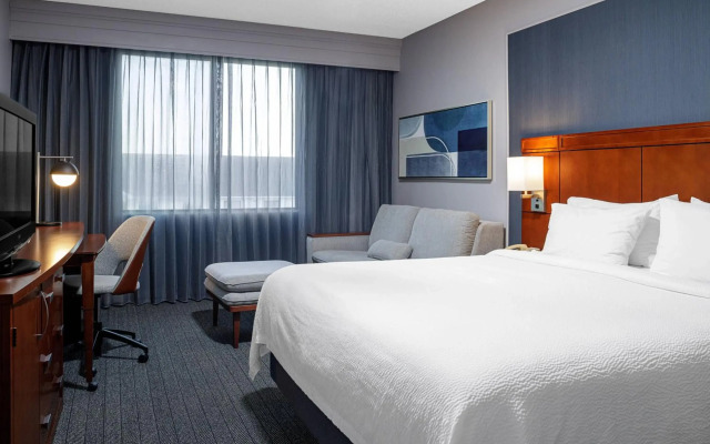 Courtyard by Marriott Long Island MacArthur Airport