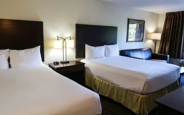 Oxford Suites Portland - Jantzen Beach