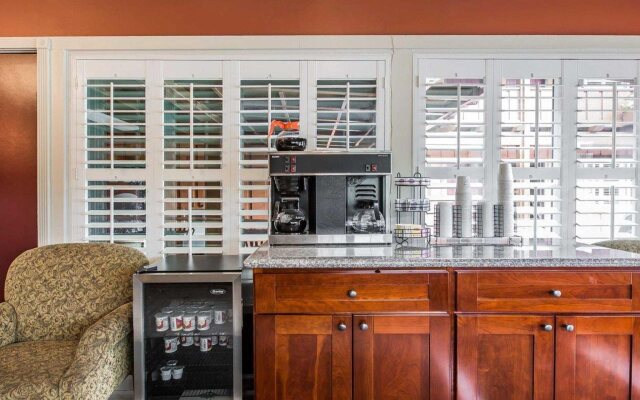 Clarion Collection Wilkie's Inn Pacific Grove - Monterey