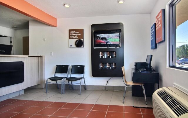 Motel 6 Carlsbad, NM