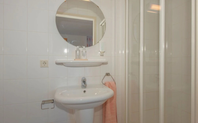 Stately, Luxury Villa With 3 Bathrooms, 2 km. From Appelscha