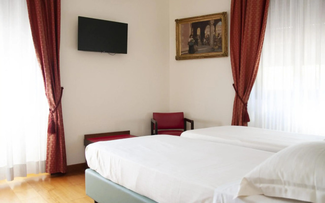 Отель San Guido Porta Volta