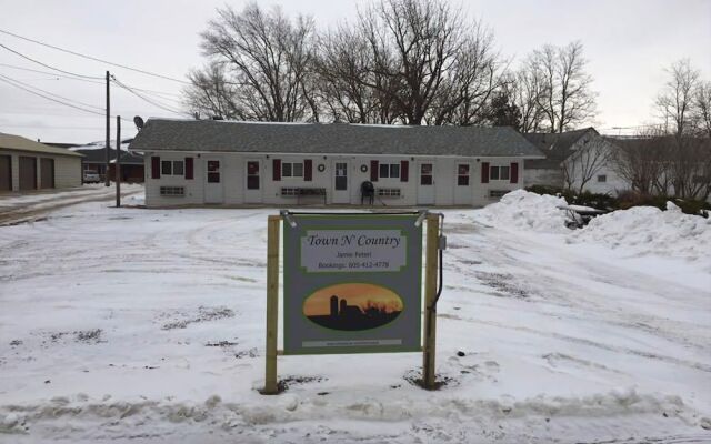 Town N' Country Motel and Shuttle