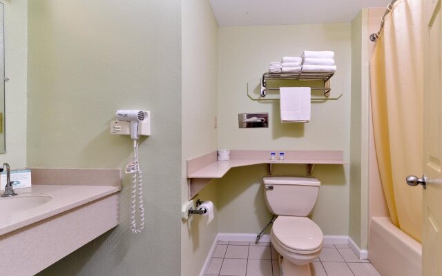 Red Carpet Inn and Suites - Cheshire