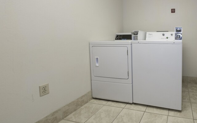 Red Roof Inn PLUS+ & Suites Knoxville West-Cedar Bluff