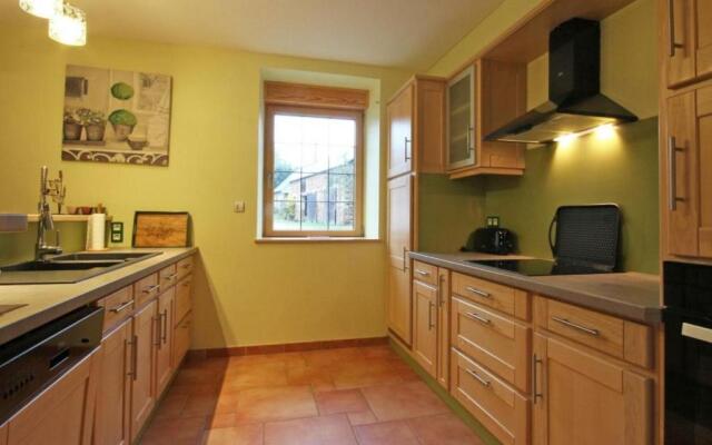 Gîte la Baroche-Sous-Lucé, 3 Pièces, 5 Personnes - Fr-1-497-7