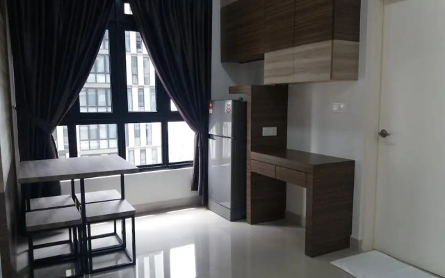 Ezzyhome @ Medini
