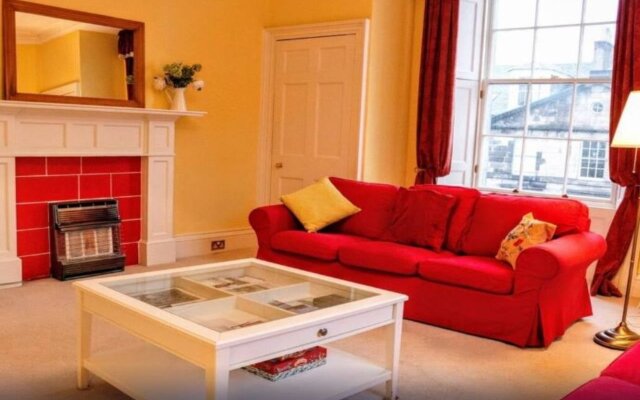 2 Bedroom Flat In The Central New Town