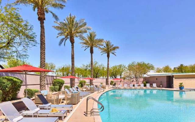 Renaissance® Phoenix Glendale Hotel & Conference Center