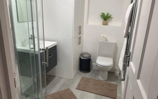 Modern Apartment in Nice Area in South London