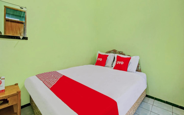 OYO 90031 Villa Papada