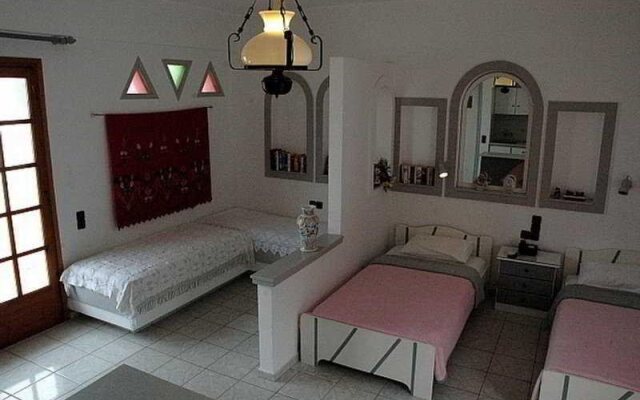 La Luna Apartments