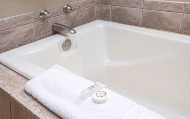 Alpine Club 2 Bedroom Condo by RedAwning