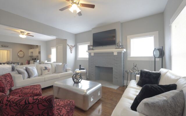 Laurel Pearl-Sleeps 5-1Bd
